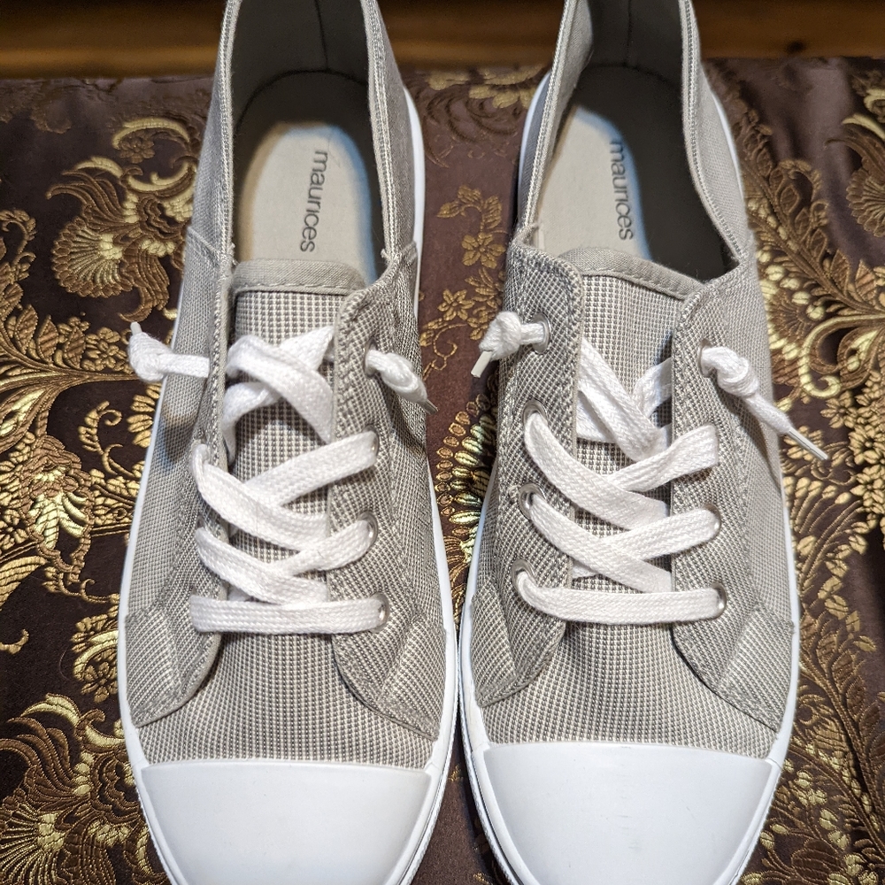 Shoe's